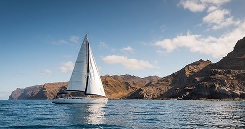 4-hour shared sailing trip with snorkel