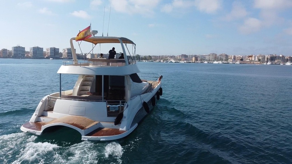 Charter privado de catamarán día completo