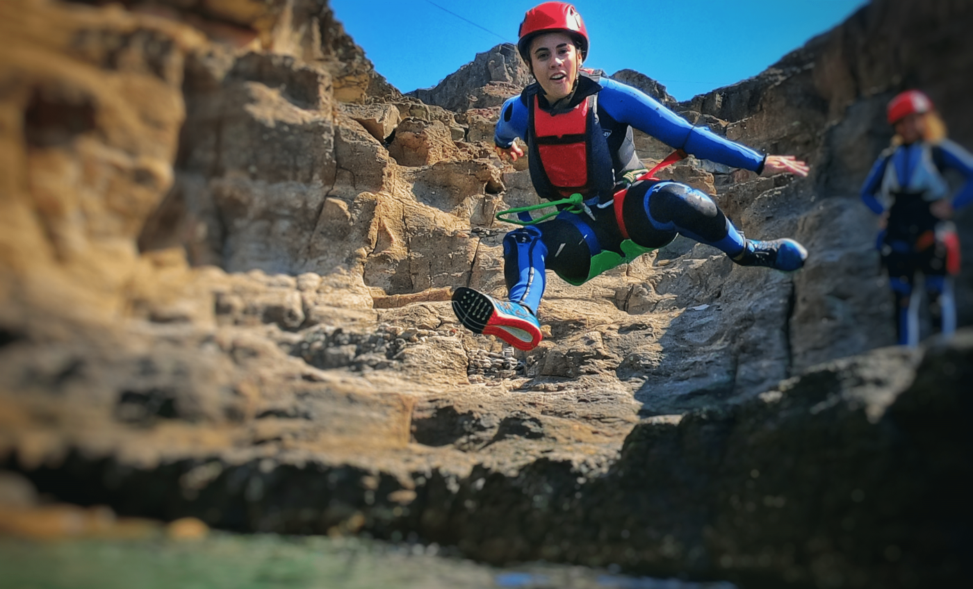 Coasteering en Gran Canaria - Salto al agua