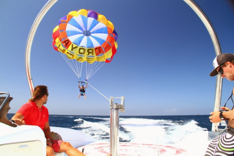 Parasailing desde Puerto Colón