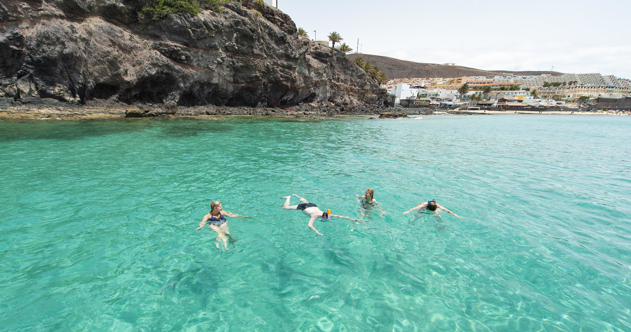 Paseo en velero con delfines y snorkel